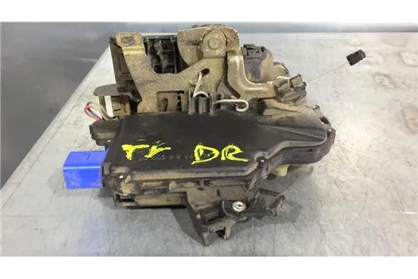 Recambio de cierre electromagnetico trasero derecho para skoda fabia (6y2/6y3) 1.9 classic referencia OEM IAM 3B4839016AG 3B4839