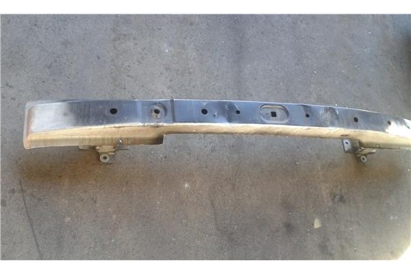 Recambio de refuerzo paragolpes para nissan primastar (x83) 1.9 avantour 7 asientos distancia entre ejes corta 2,84t referencia 