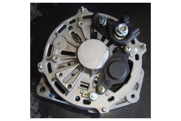 Recambio de alternador para audi 80 berlina/avant 2.0 básico berlina referencia OEM IAM 26903017AX  