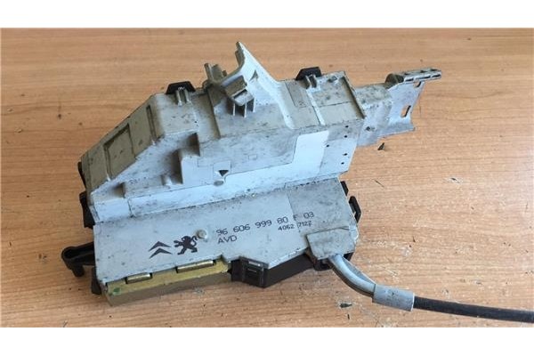 Recambio de cierre electromagnetico delantero derecho para citroen c4 berlina 2.0 exclusive referencia OEM IAM 9660699980F03 406