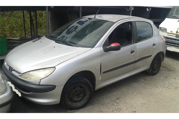 peugeot 206 berlina (1998) del año 