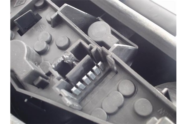 Recambio de piloto trasero derecho para renault laguna ii grandtour (kg0) referencia OEM IAM 8200002471  8200703487 , RENAULT