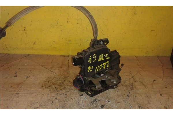 Recambio de cierre electromagnetico trasero izquierdo para seat leon (1m1) 1.9 signo referencia OEM IAM 3B4839015A  
