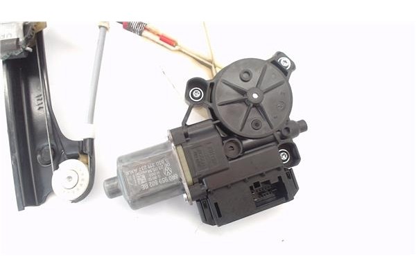 Recambio de elevalunas electrico delantero derecho para volkswagen polo v (6r1) 1.0 referencia OEM IAM 6R0959802BE  