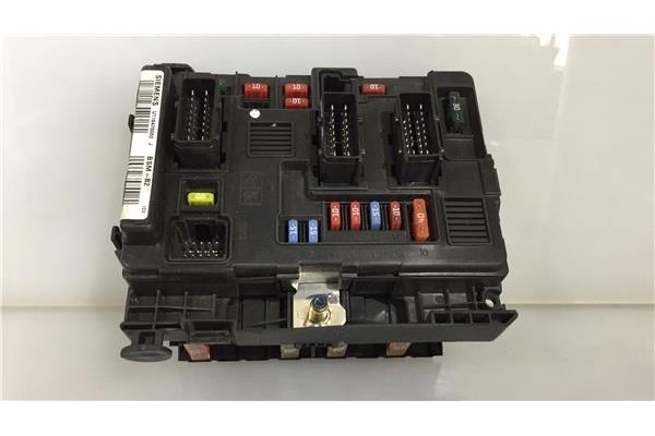 Recambio de caja fusibles/rele para peugeot partner furgón (5) 1.9 d referencia OEM IAM 9650618580 U118470002 