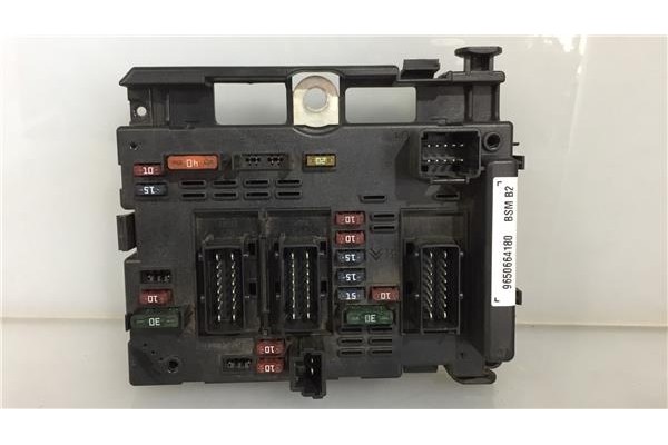 Recambio de caja fusibles/rele para peugeot 307 (3a/c) 2.0 hdi 90 referencia OEM IAM 9650664180 34102506 