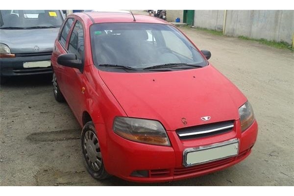 daewoo kalos (2002) del año 