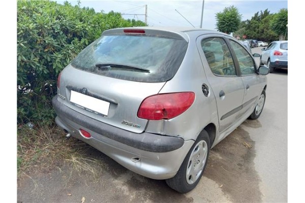 peugeot 206 del año 2000
