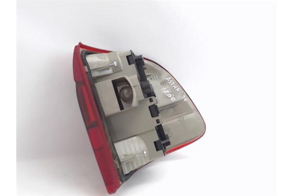 Recambio de piloto trasero izquierdo para opel astra f berlina referencia OEM IAM   