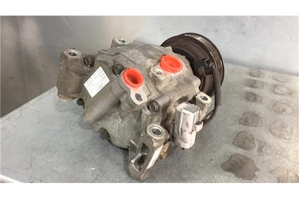 Recambio de compresor aire acond. para toyota corolla verso (e12) 2.0 d-4d linea terra referencia OEM IAM 4472607090 70900703076