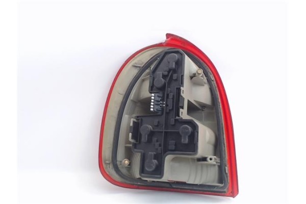 Recambio de piloto trasero derecho para opel corsa b referencia OEM IAM   