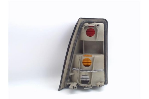 Recambio de piloto trasero derecho para opel kadett e referencia OEM IAM 395462  