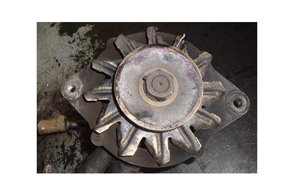 Recambio de alternador para opel astra f berlina 1.7 tds referencia OEM IAM 1204069 CGB 13296 