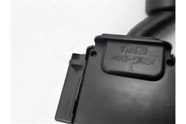 Recambio de mando intermitencia para mazda 3 sedán (bk) 1.6 referencia OEM IAM 17D682  