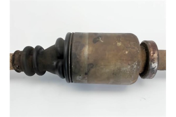 Recambio de palier delantero derecho para renault trafic ii furgón 1.9 27 cn referencia OEM IAM 820016929  