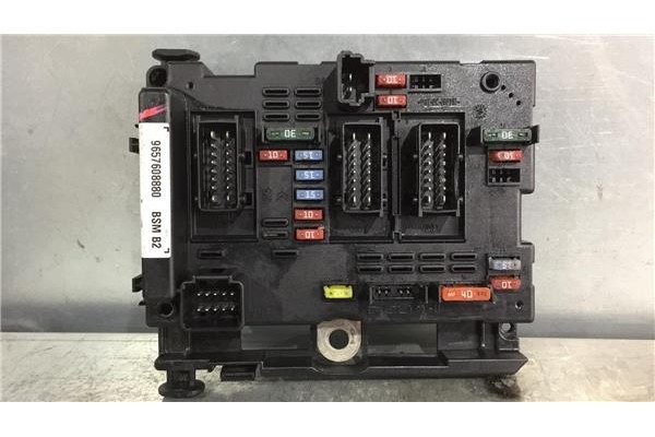 Recambio de caja fusibles/rele para peugeot 206 1.4 hdi eco 70 referencia OEM IAM 9657608880 55322601 