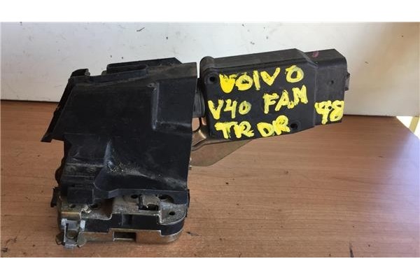 Recambio de cierre electromagnetico trasero derecho para volvo v40 familiar (1995) 1.6 [1,6 ltr. - 80 kw cat] referencia OEM IAM