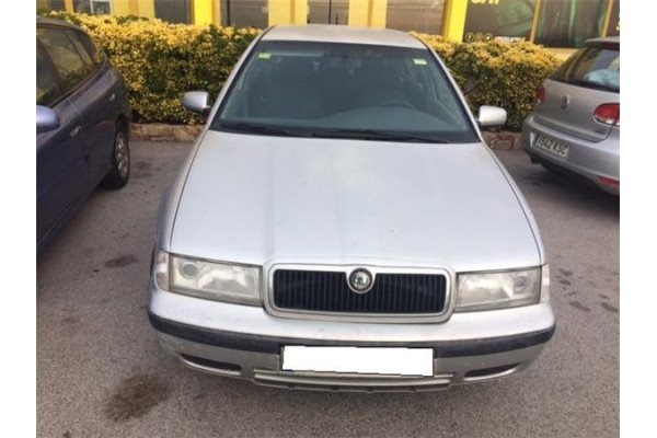 skoda octavia berlina (1u2) del año 1998