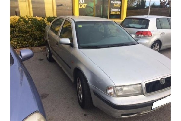skoda octavia berlina (1u2) del año 1998