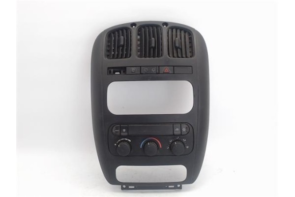 Recambio de embellecedor consola central para chrysler voyager (rg) referencia OEM IAM 05009180AA  