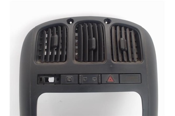 Recambio de embellecedor consola central para chrysler voyager (rg) referencia OEM IAM 05009180AA  