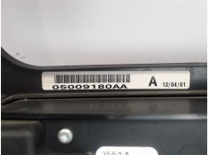 Recambio de embellecedor consola central para chrysler voyager (rg) referencia OEM IAM 05009180AA  