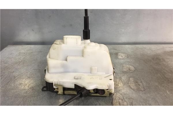 Recambio de cierre electromagnetico trasero derecho para renault laguna ii (bg0) 2.0 dci (bg1t) referencia OEM IAM 8200000658  