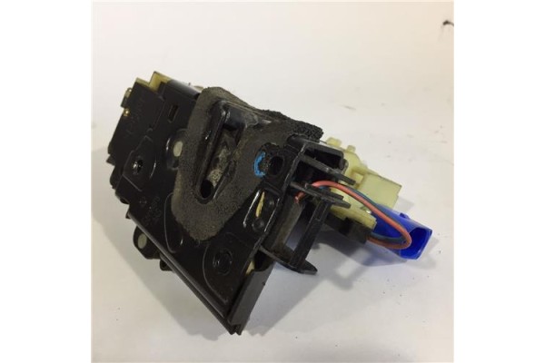 Recambio de cierre electromagnetico delantero izquierdo para volkswagen polo (9n1)(2001) 1.9 tdi referencia OEM IAM 3B1837015AM 
