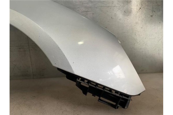 Recambio de aleta delantero derecha para peugeot 307 (3a/c) 2.0 hdi 90 referencia OEM IAM 7841N7  