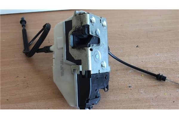 Recambio de cierre electromagnetico delantero izquierdo para citroen c3 1.4 hdi 70 furio referencia OEM IAM 46982980 0650G1 