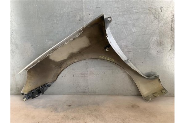 Recambio de aleta delantero derecha para peugeot 307 (3a/c) 2.0 hdi 90 referencia OEM IAM 7841N7  