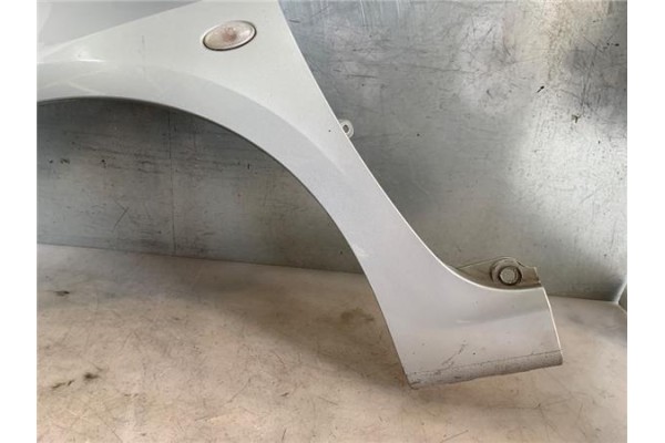 Recambio de aleta delantero izquierda para peugeot 307 (3a/c) 2.0 hdi 90 referencia OEM IAM 7840K8  