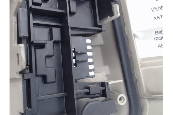 Recambio de piloto trasero izquierdo para opel astra f berlina referencia OEM IAM   