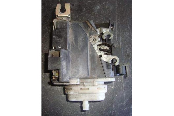 Recambio de cierre electromagnetico delantero derecho para audi a4 berlina (b5) 2.6 referencia OEM IAM 8D1837015F  