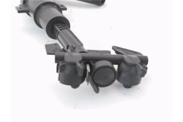 Recambio de eyector lavafaros izquierdo para bmw serie 3 touring (e46) 2.2 320i referencia OEM IAM 61678362823  