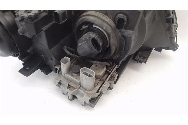 Recambio de faro delantero izquierdo para bmw serie 3 touring (e46) 2.2 320i referencia OEM IAM 63127165769  