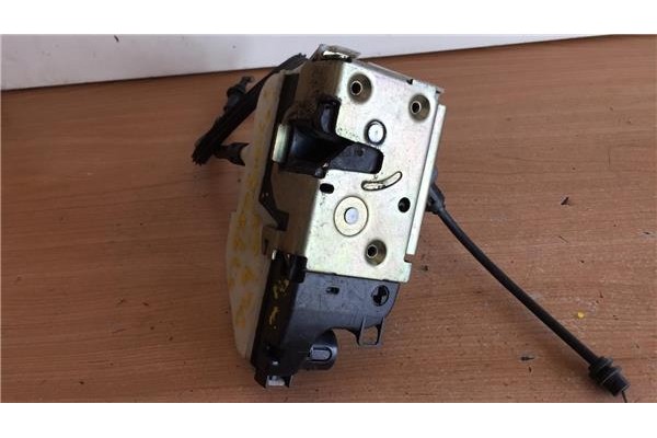 Recambio de cierre electromagnetico delantero izquierdo para citroen c3 1.4 hdi 70 furio referencia OEM IAM   