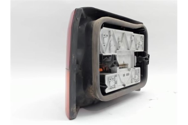 Recambio de piloto trasero derecho para renault r 19 berl. con portón (b/c53) referencia OEM IAM   