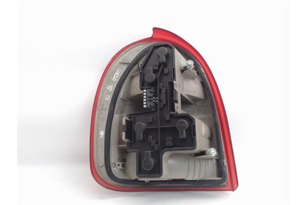 Recambio de piloto trasero derecho para opel corsa b referencia OEM IAM  67732660 