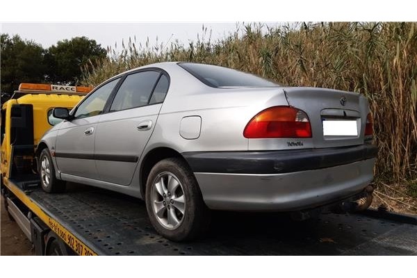 toyota avensis berlina (t22) del año 2000 toyota avensis berlina (t22) del año 2000