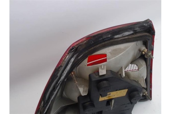 Recambio de piloto trasero derecho para opel vectra b berlina referencia OEM IAM 90568047  