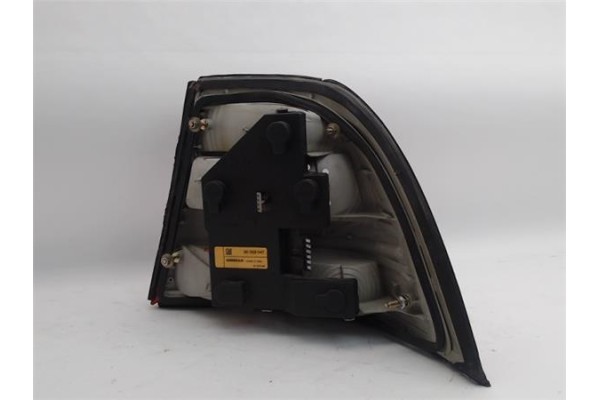 Recambio de piloto trasero izquierdo para opel vectra b berlina referencia OEM IAM 90568047  