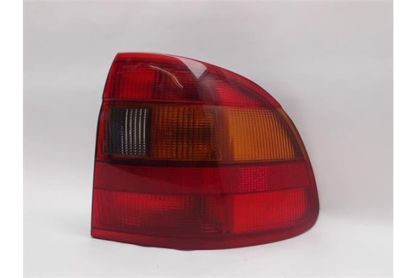 Recambio de piloto trasero derecho para opel astra f berlina (1991) 1.6 i 16v referencia OEM IAM   