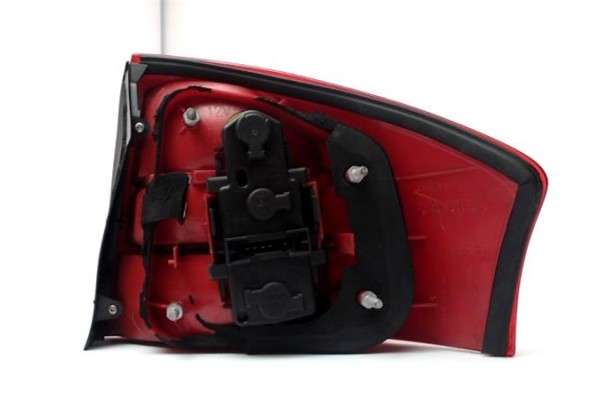 Recambio de piloto trasero izquierdo para audi a6 berlina (4b2) 2.5 tdi referencia OEM IAM 4B5945095 2211505 4B9945095 , AUDI