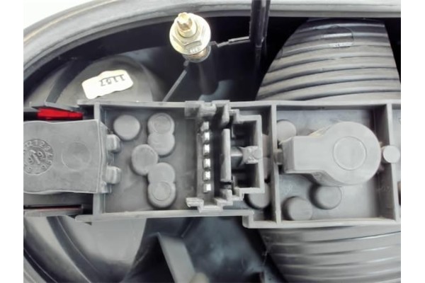 Recambio de piloto trasero derecho para renault megane i fase 2 coupe (da...) referencia OEM IAM   