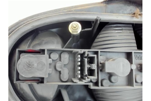 Recambio de piloto trasero derecho para renault megane i fase 2 coupe (da...) referencia OEM IAM   