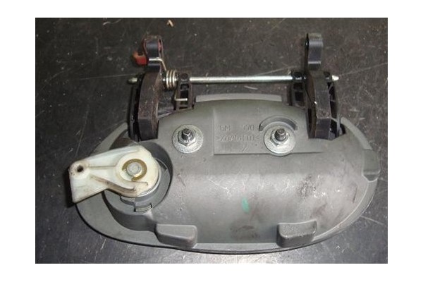Recambio de maneta exterior delantero izquierda para opel corsa c 1.4 referencia OEM IAM 5138136  