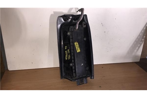 Recambio de piloto trasero izquierdo para chrysler voyager es 2.5 td le referencia OEM IAM   