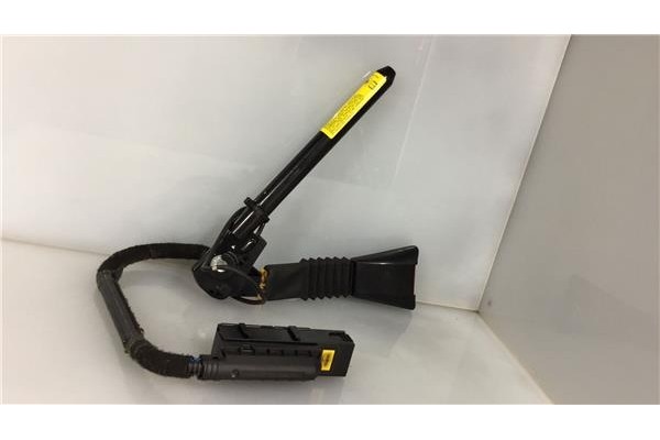 Recambio de anclaje cinturon delantero derecho para opel corsa c (2000) 1.2 referencia OEM IAM   