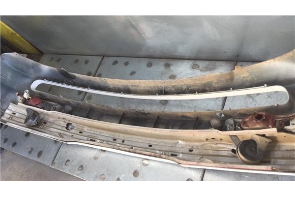 Recambio de paragolpes delantero para bmw serie 3 berlina (e46) 2.0 320i referencia OEM IAM 51118195284  